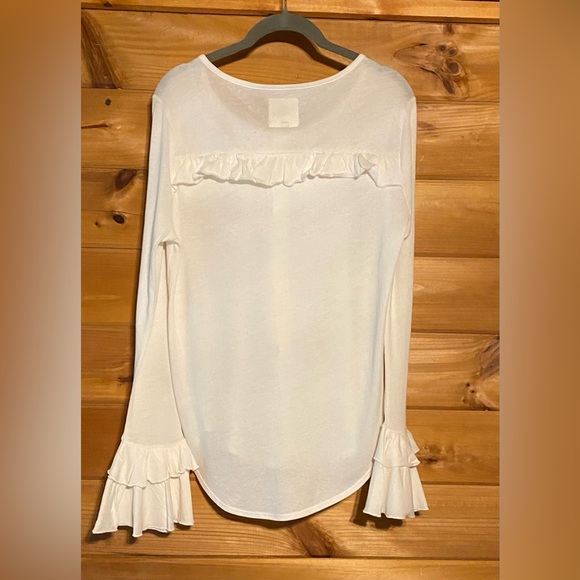 NWT CHASER LONG SLEEVE BUTTON DOWN RUFFLE TOP SIZE SMALL IN CREAM - Picture 2 of 4